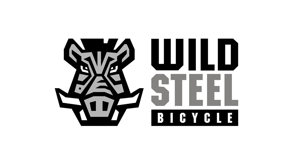 Logo Wild Steel - Eberkopf in schwarz, weiss und grau in Linoliumschnitt Anmutung.